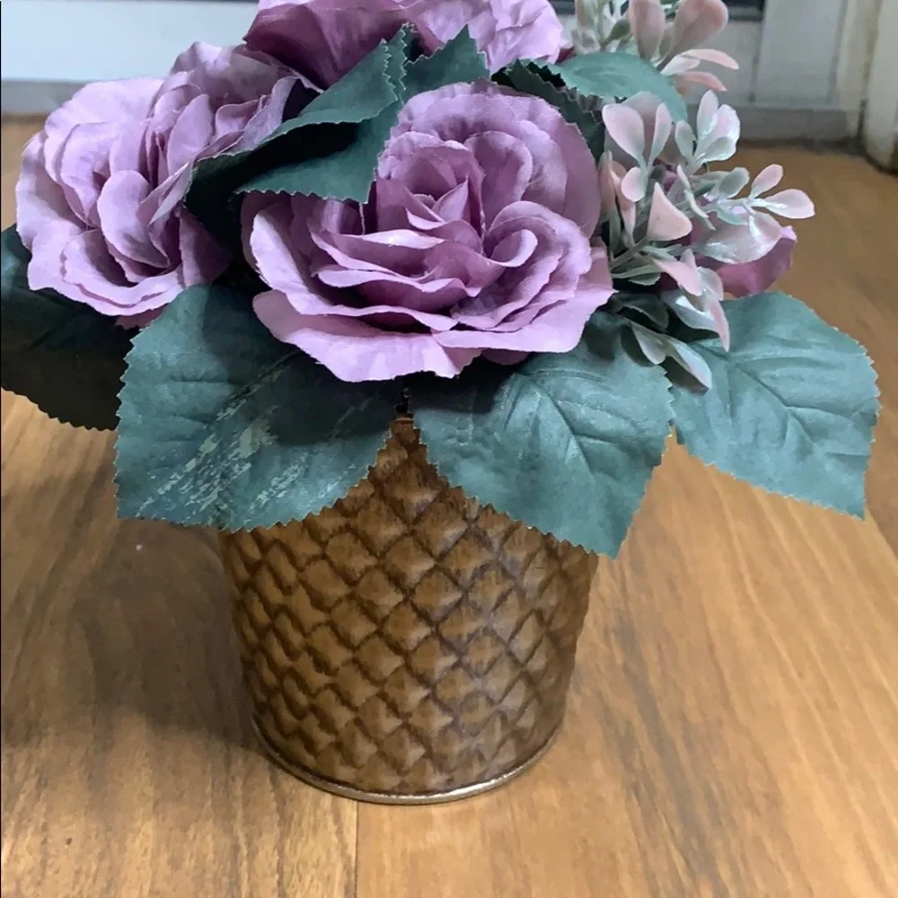 Faux purple‎ floral decor